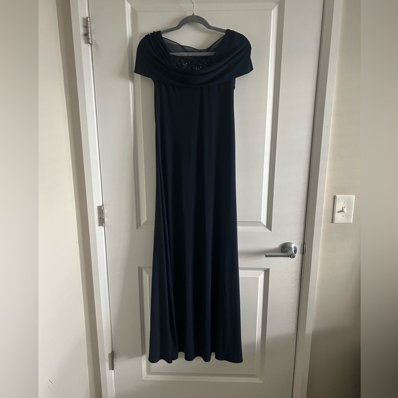 Petra Navy Blue Evening Gown - Picture 4 of 8